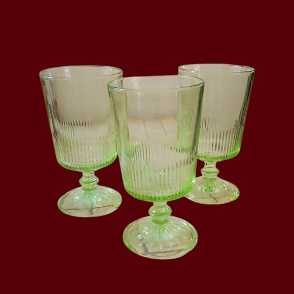 MARTHA STEWART Three Retro Green Starburst Ribbed Glass Stem Goblets